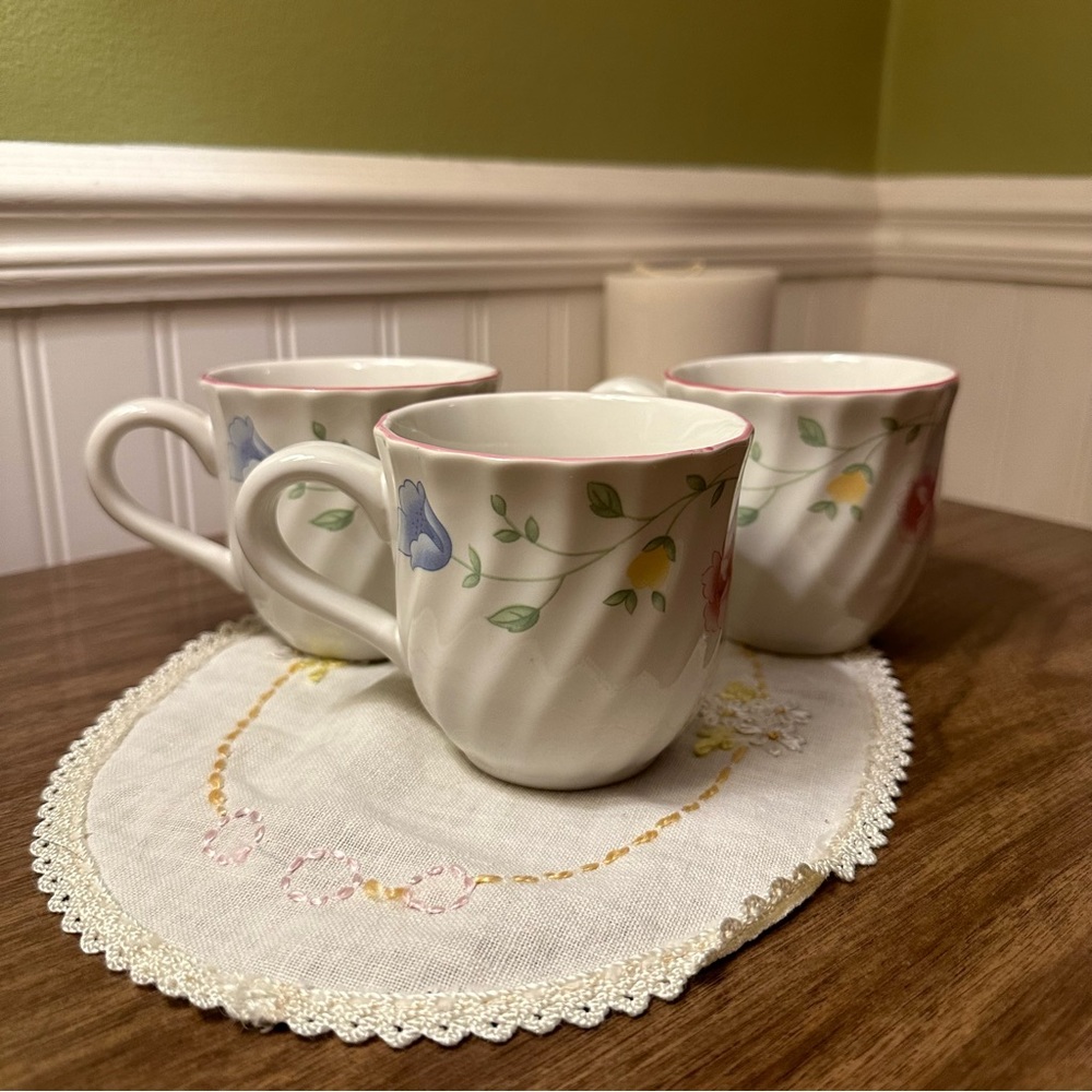Set of 3 1991 Elegance by VITROMASTER White Swirl & Pink Rim w/ Delicate Flowers
